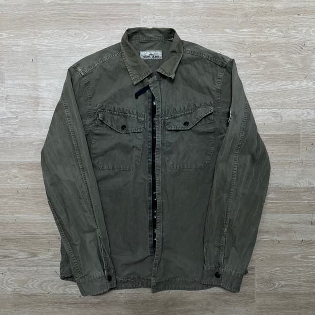 스톤아일랜드 시그니처 와펜 올드이펙트 긴팔 오버셔츠 [카키] M/95