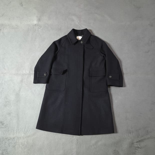 NILBY P 닐바이피 싱글 래글런 발마칸 코트 다크네이비