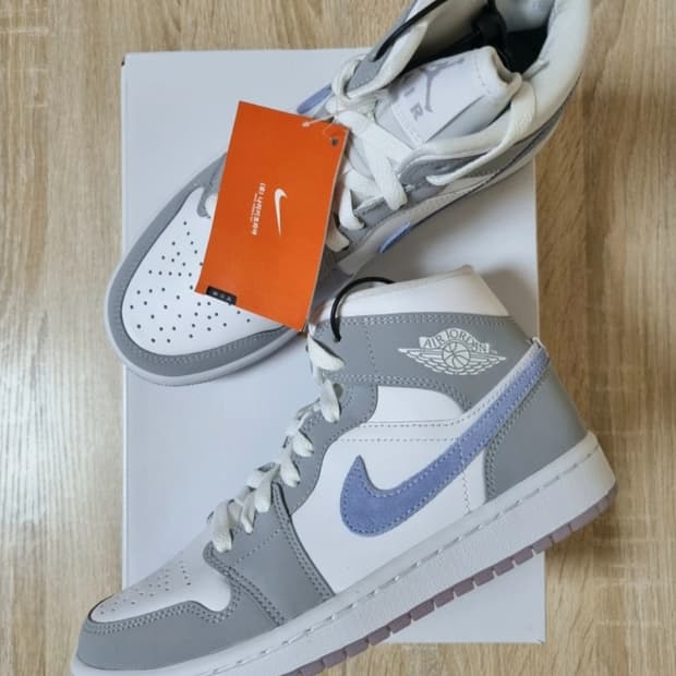 [230]조던1 미드 울프 그레이(W)