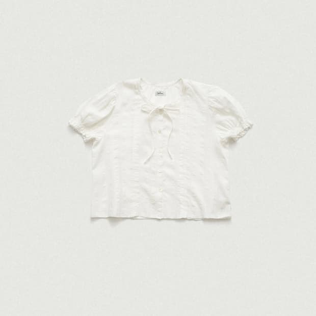 더바넷 Arin Lace Puff Blouse_Ivory