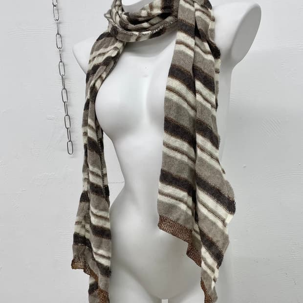 라떼 스트라이프 글리터 머플러 