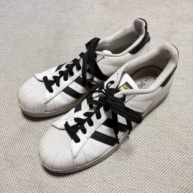 아디다스 슈퍼스타 흰검