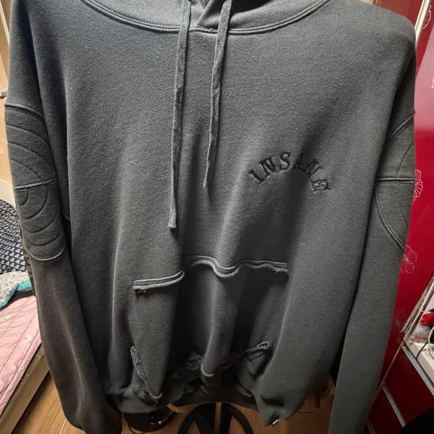 인세인개러지 숄더 패디드 후드 블랙 가격인하