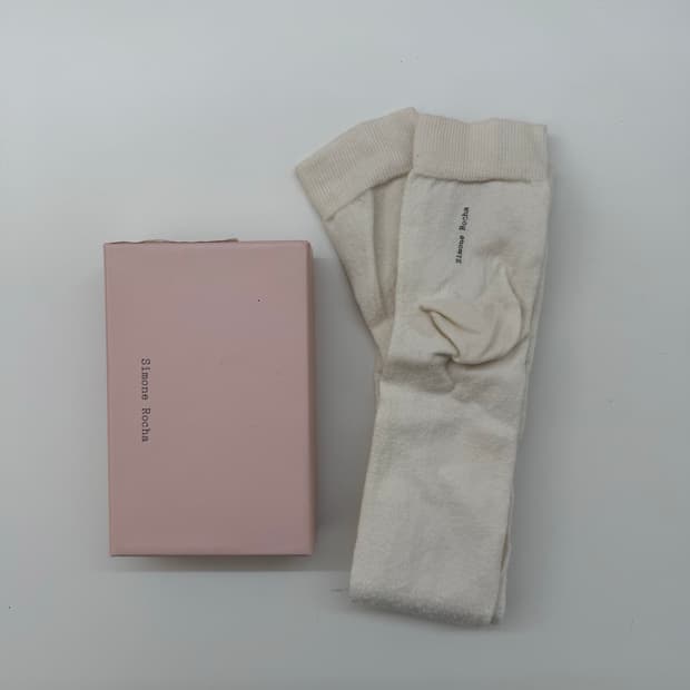 시몬로샤 컷아웃 삭스 