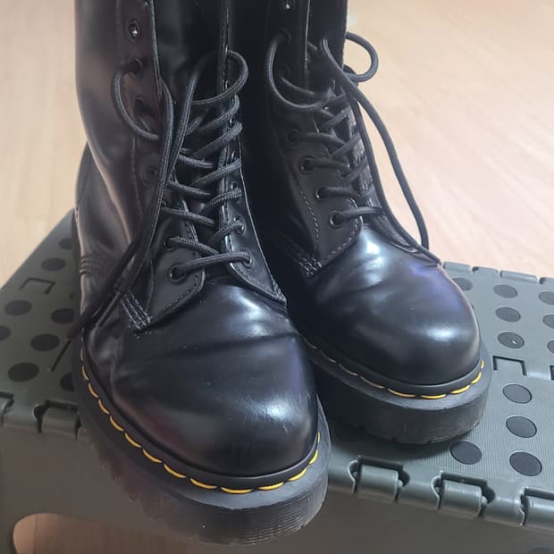 닥터마틴 1460(UK8)(270) 판매합니다