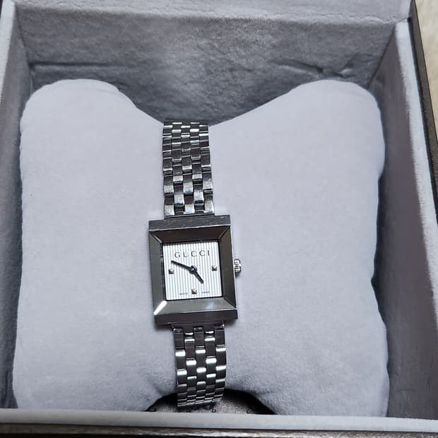 구찌 여성 메탈 시계