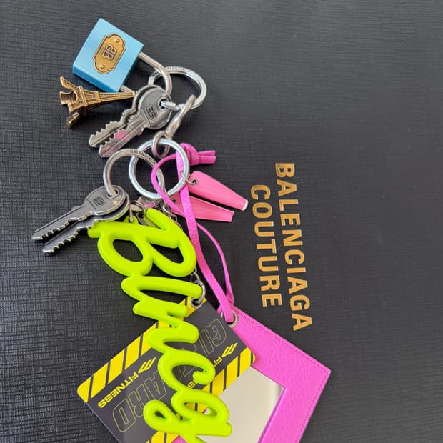 [새상품] 발렌시아가 Subway Mirror Keyring 키링 참 키
