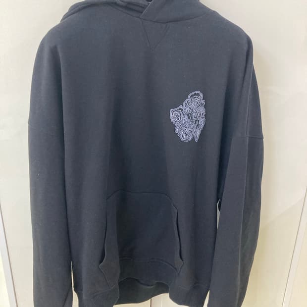 송지오옴므 자수 블랙후드티 46사이즈