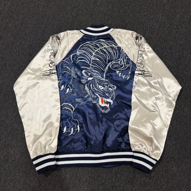 일본 오리엔탈 자수 블루 실버 스카쟌