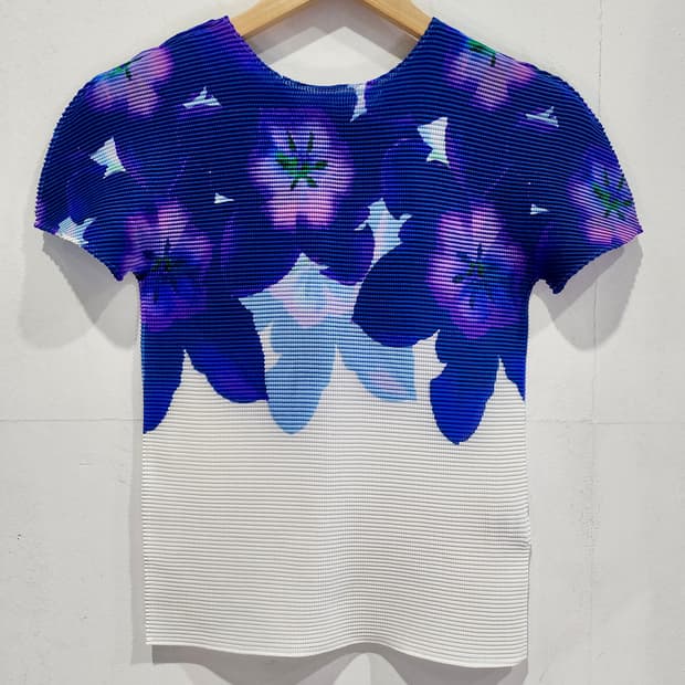 이세이미야케 플리츠 꽃무늬 반팔 프리사이즈 정품