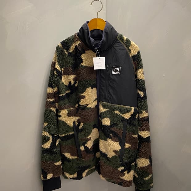 아메리칸 이글 카모 플리스 자켓
