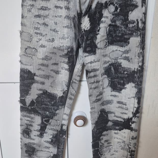 지방시 보로 디테일 슈퍼 디스트로이드 팬츠