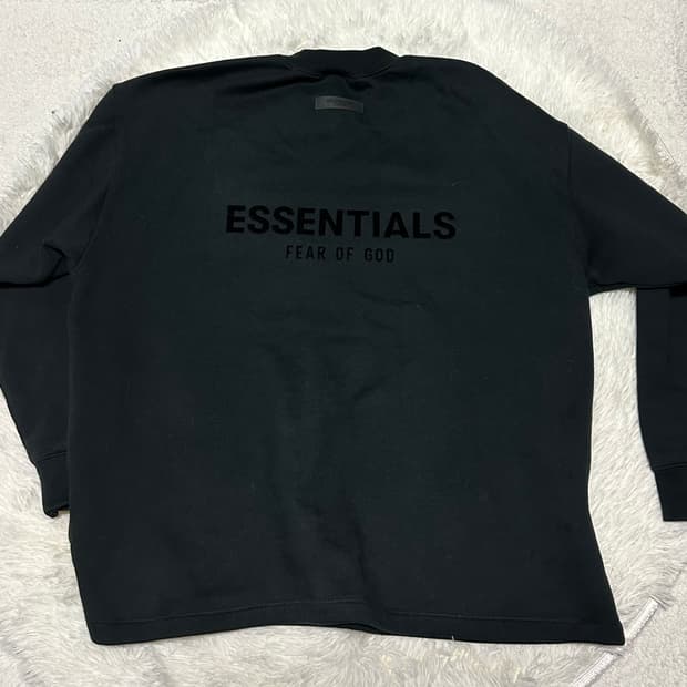 에센셜 피어오브갓 백로고 크루넥 맨투맨M