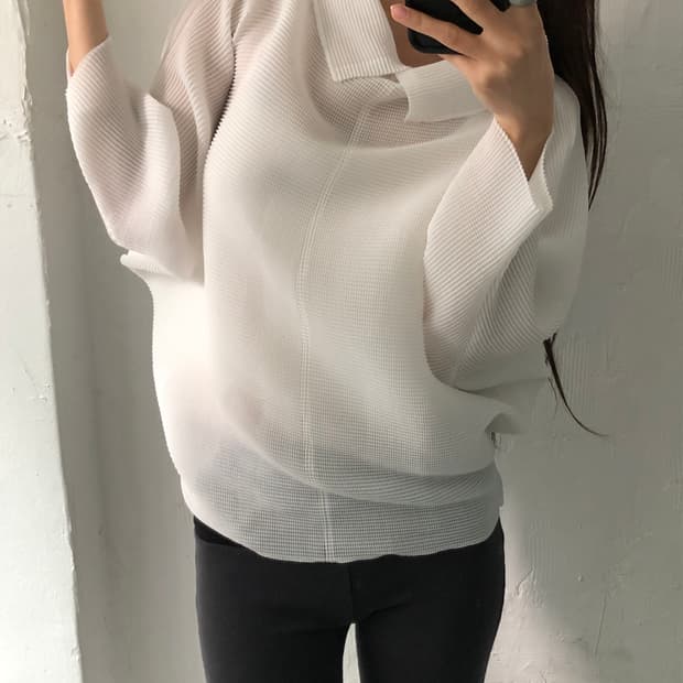 Issey Miyake me 이세이미야케 화이트 넥 버튼 플리츠 티셔츠