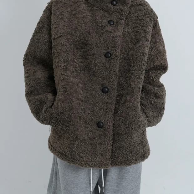 오뉴이 베어 오버핏 부클 하프 코트