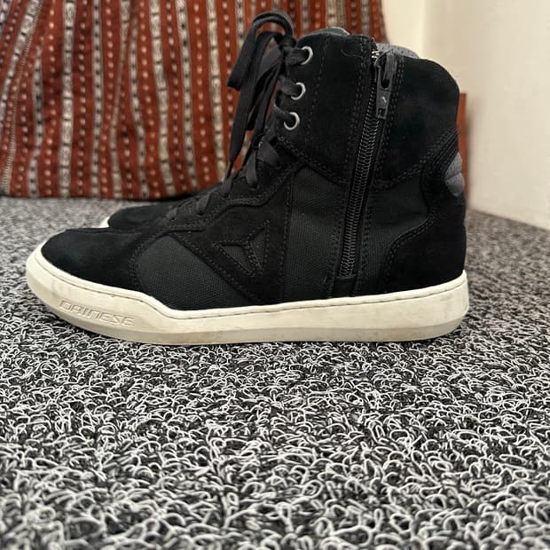 다이네즈 메트로폴리스 스니커즈 블랙 265mm