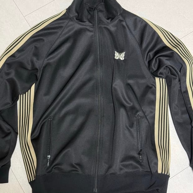 니들스 트랙자켓 xl  LHP 별주
