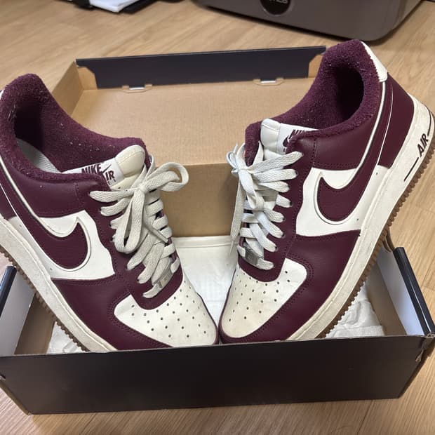 나이키 로우 나이트마룬 265 팝니다.