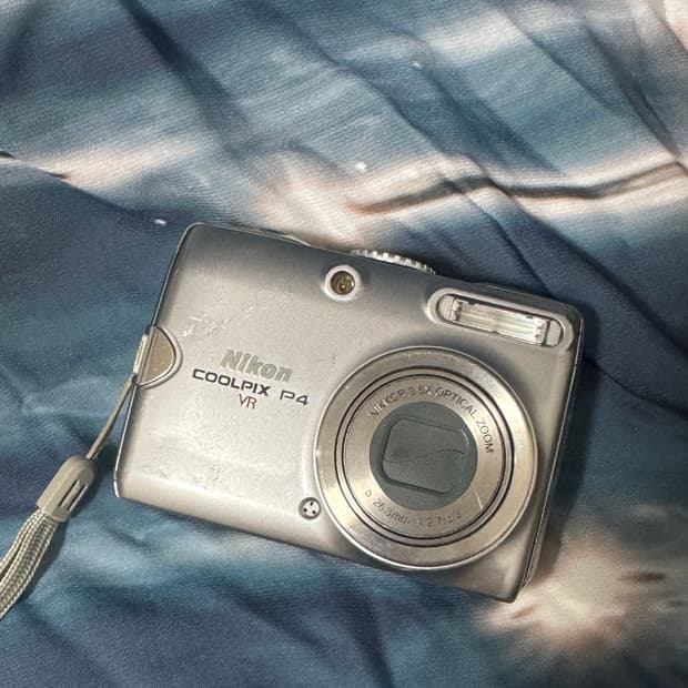 니콘 쿨픽스 p4(nikon coolpix p4)카메라