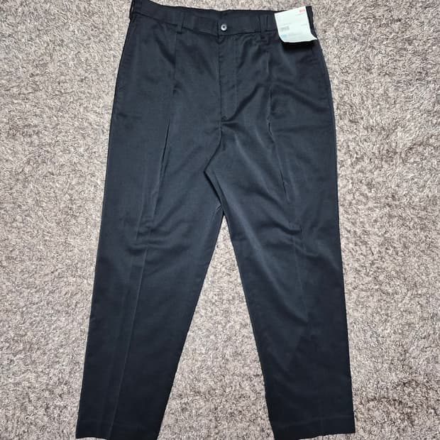 (새상품)유니클로 드라이 와이드핏 턱테이퍼드 팬츠