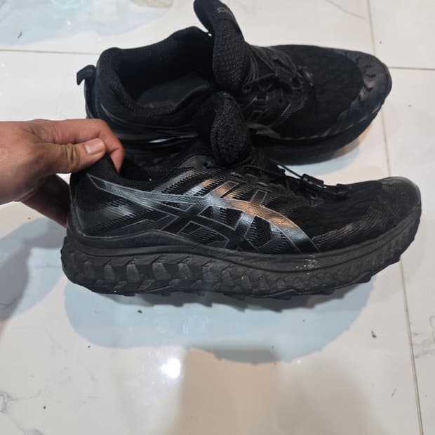 아식스 트라부코 맥스 275