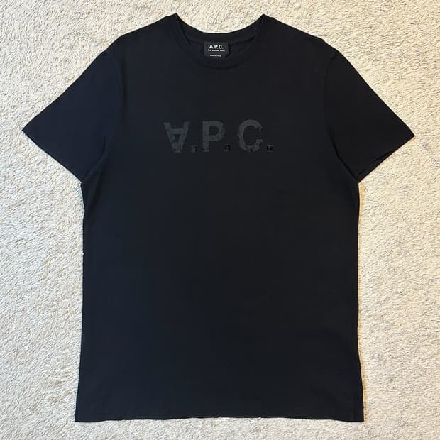 아페쎄  V.P.C. 벨벳 로고 반팔 티셔츠 블랙