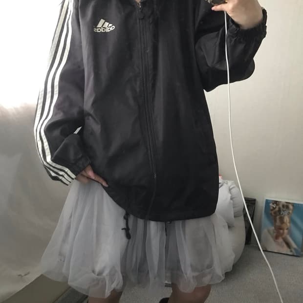 아디다스90s 브라운 오버핏 바람막이