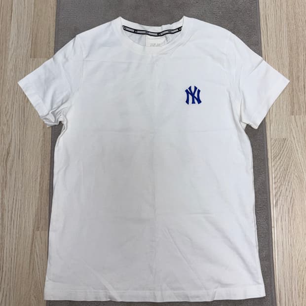 [S급] 존예❗️❗️MLB 뉴욕 양키스 흰색 반팔 티셔츠 90(S)