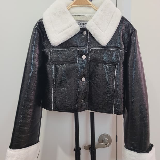 델리센트 크롭 데끼 무스탕 퍼카라 크롭 자켓 55~66