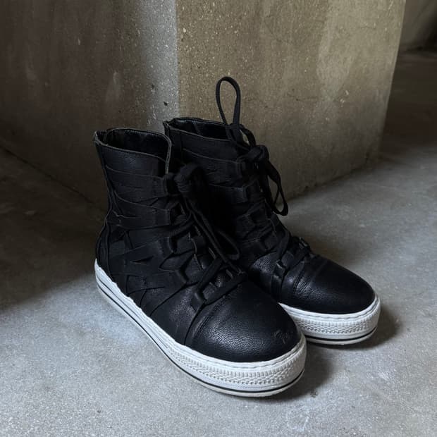 detail sneakers