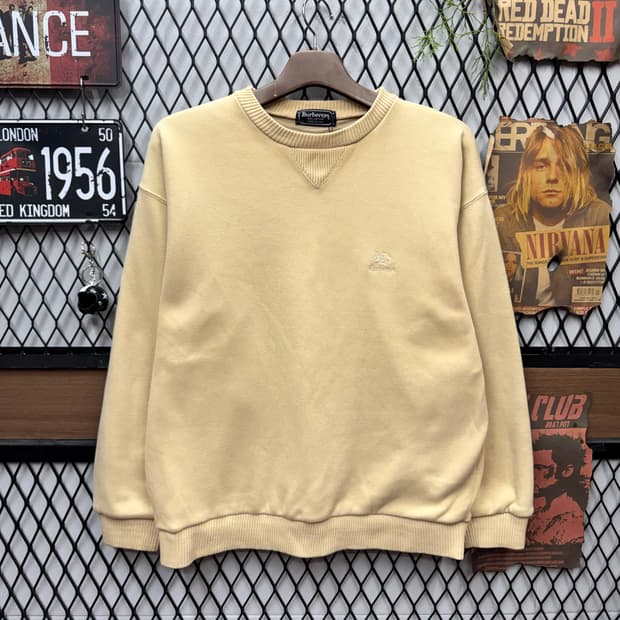 90s 버버리 크루넥 스웻셔츠 전면 기사 로고 포인트 옐로