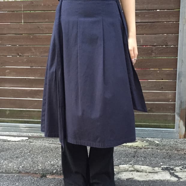 아페쎄 A.P.C. pleats detail navy skirt