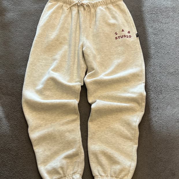 아이앱 스튜디오 오트밀 버건드 스웻 처분 