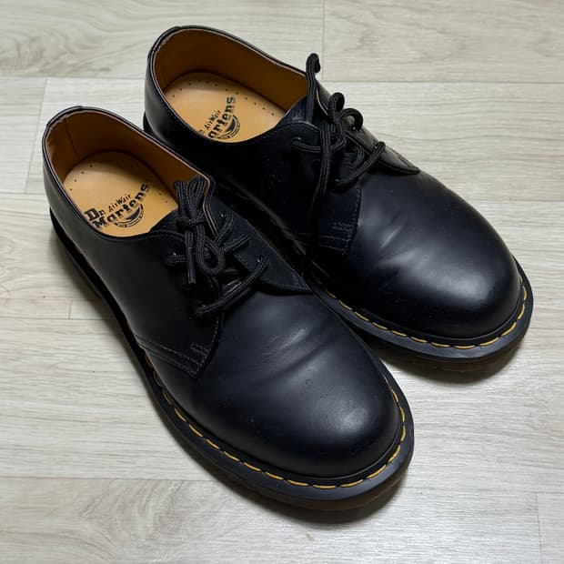 닥터마틴 1461 3홀 블랙 250 / 상태 최최상