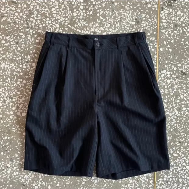 스투시 볼륨 플리티드 스트라이프 쇼츠 블랙 34