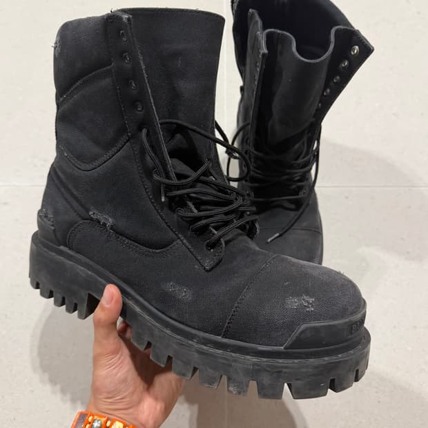 발렌시아가 스트라이크 부츠 43