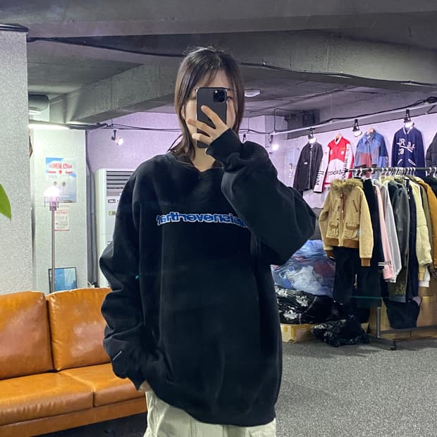 디스이즈네버댓 미들로고 스웻셔츠 B3273