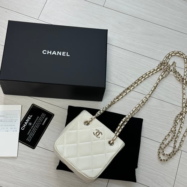 샤넬 화이트 미니 체인백 판매