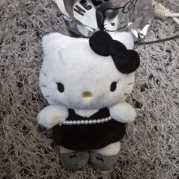 헬로키티 지수 콜라보 인형 키링 블랙