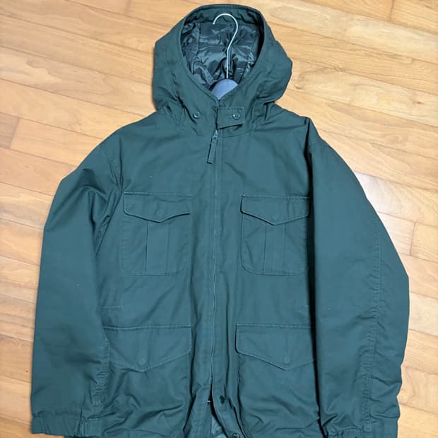 유니클로x엔지니어드가먼츠 유틸리티 자켓 카키 L