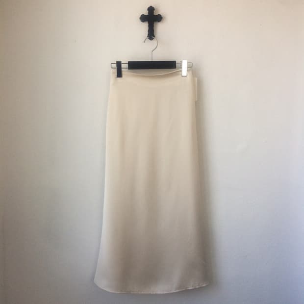 Glossy long skirt