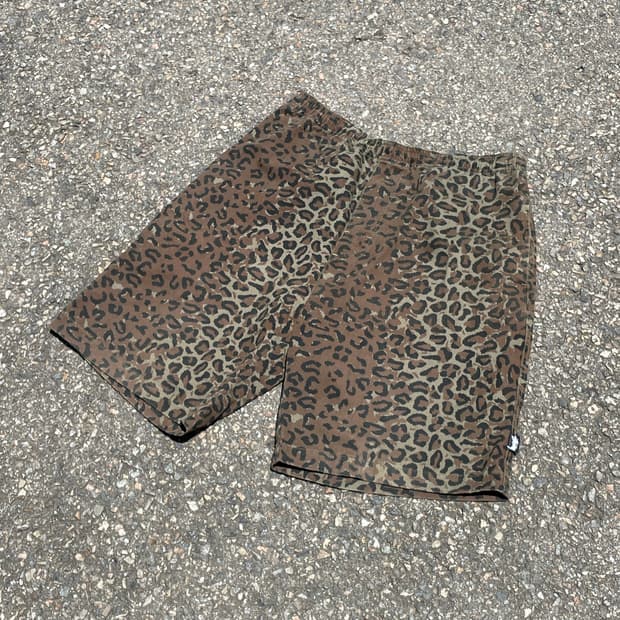 Stüssy Japan Leopard Beach Shorts (L)