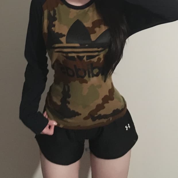 아디다스 카모 롱슬리브