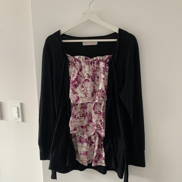 블랙 플라워 프릴 가디건