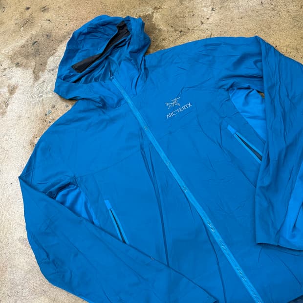 [정품/S] 아크테릭스 파랑색 바람막이 후드 자켓 b17
