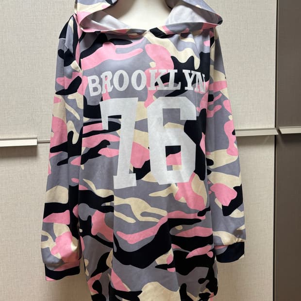 핑크 카모무늬 후드티