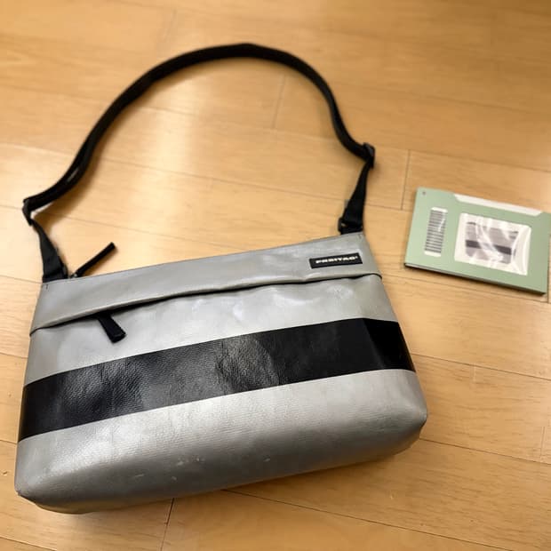 [프라이탁] 루 LOU F553 (실버, 블랙 포인트)