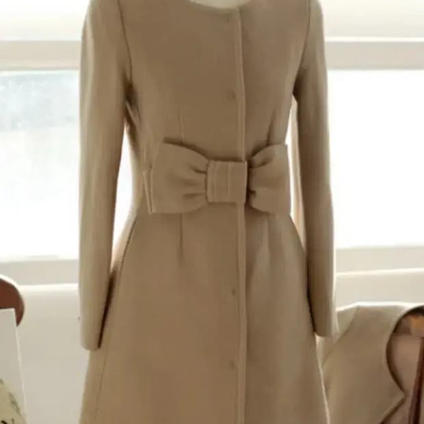 밀크코코아 베이지 리본 코트 라떼갸루