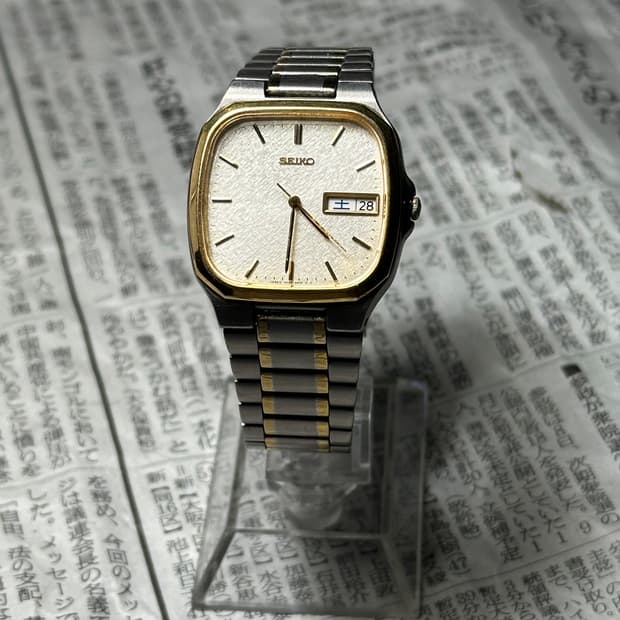 SEIKO quartz square