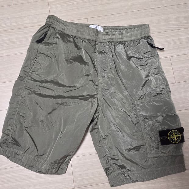 [30] 스톤아일랜드 19ss 나일론 버뮤다 팬츠 팝니다. 